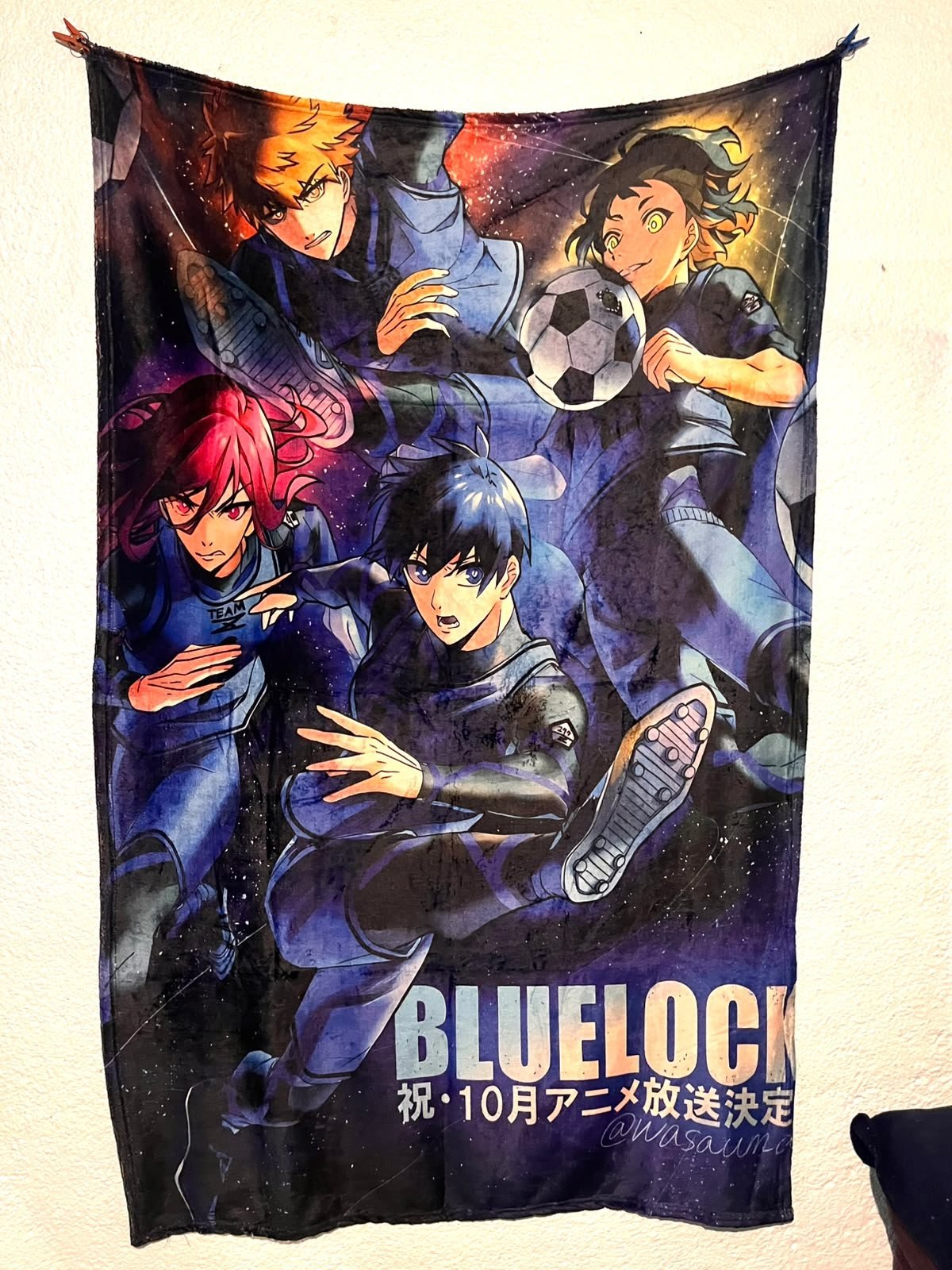 Frazada viajera anime: personajes de Blue Lock con el balón — foto de la frazada real