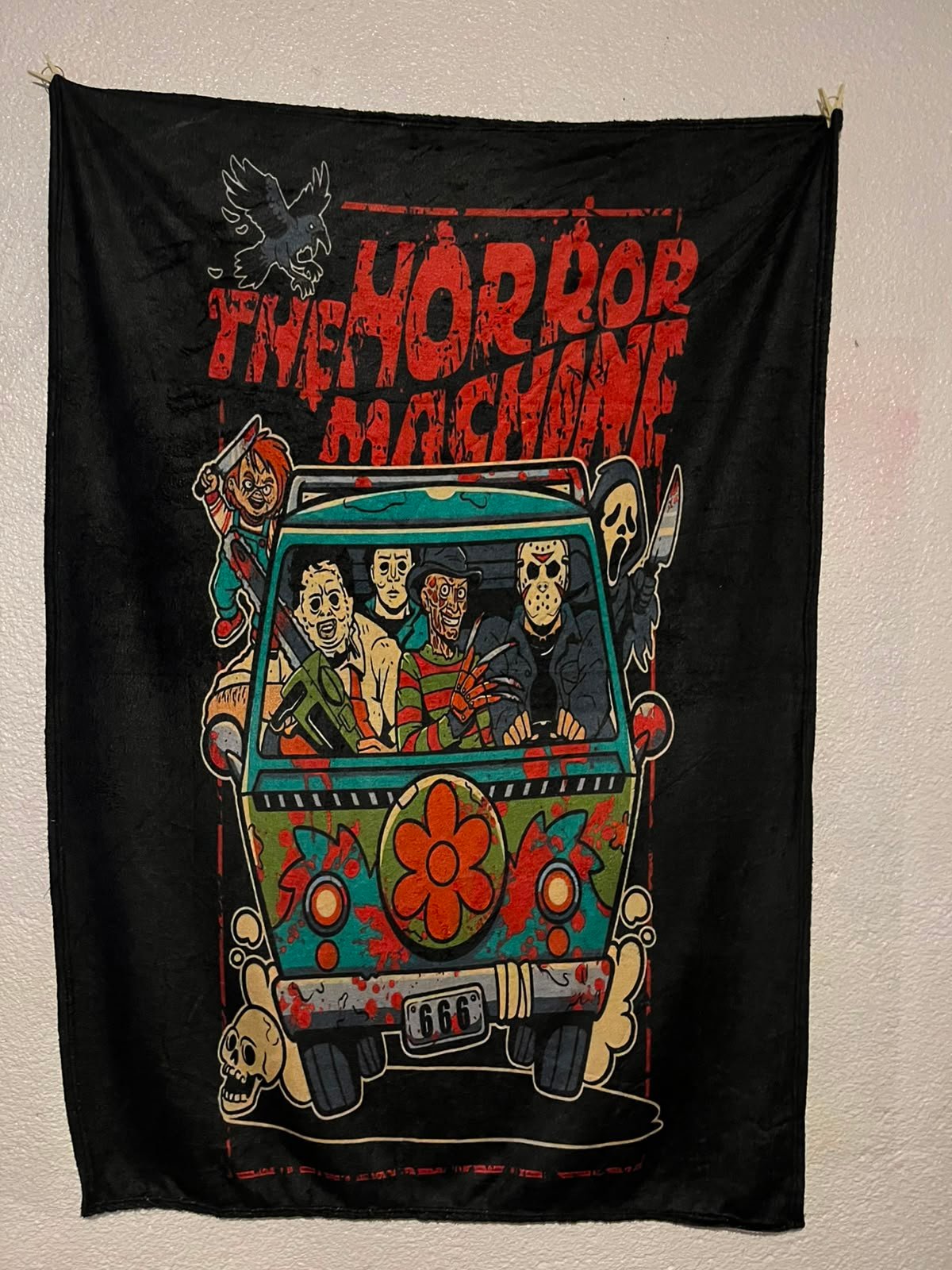 Frazada viajera de terror The Horror Machine: camioneta con Chucky, Ghostface, Leatherface, Freddy y Jason